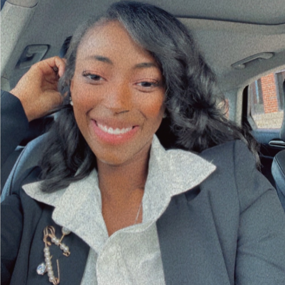 Meet your Posher, Latevia